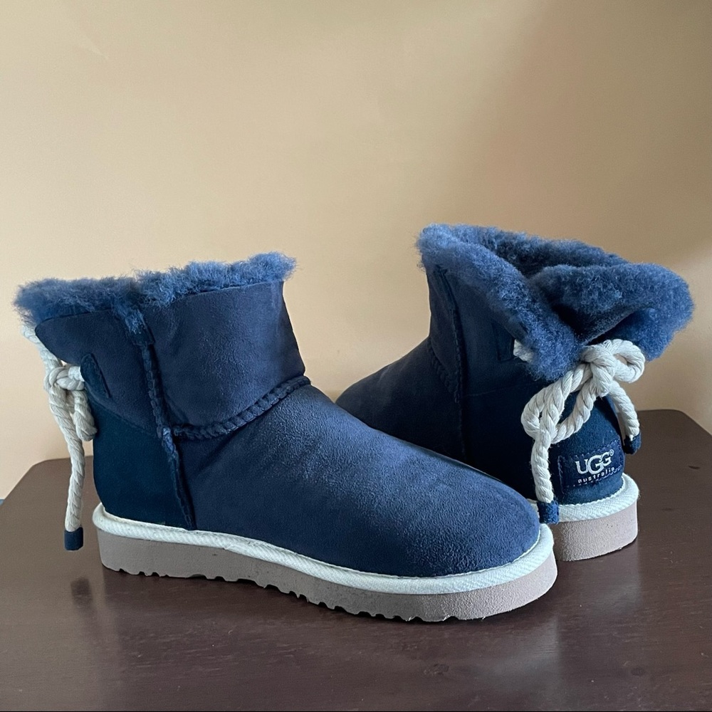 UGG Selene navy boots *worn very lightly*